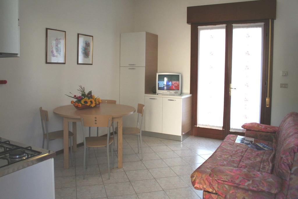 Viviana Appartement Lignano Sabbiadoro Kamer foto